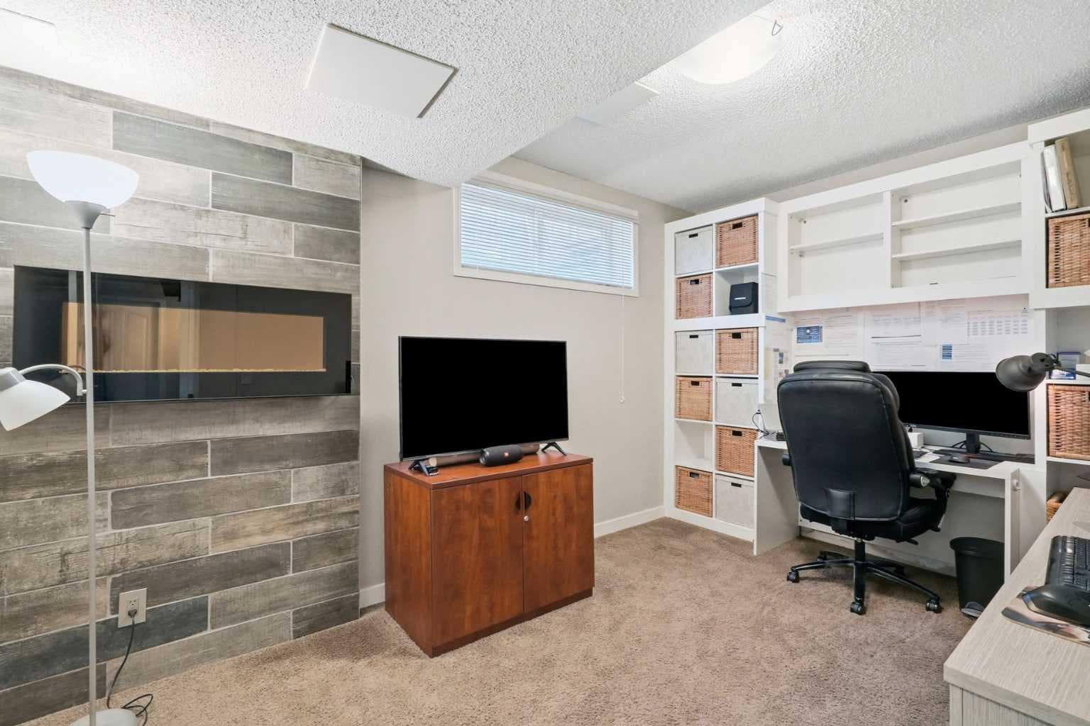249 Inverness Park SE