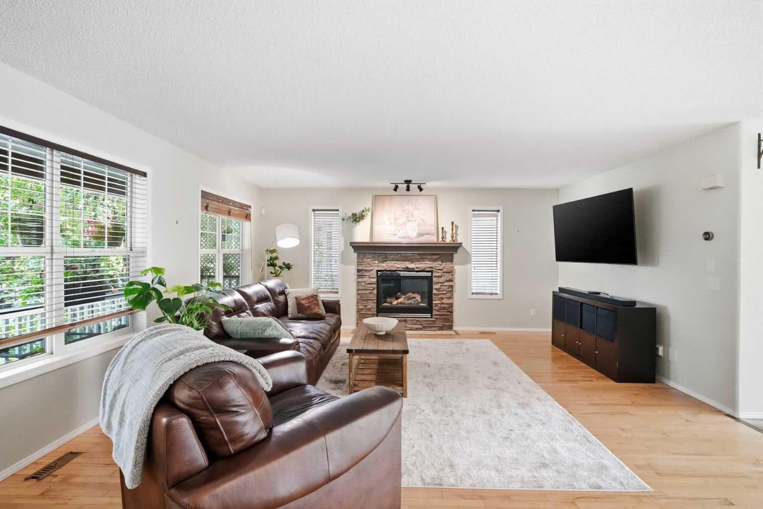 249 Inverness Park SE