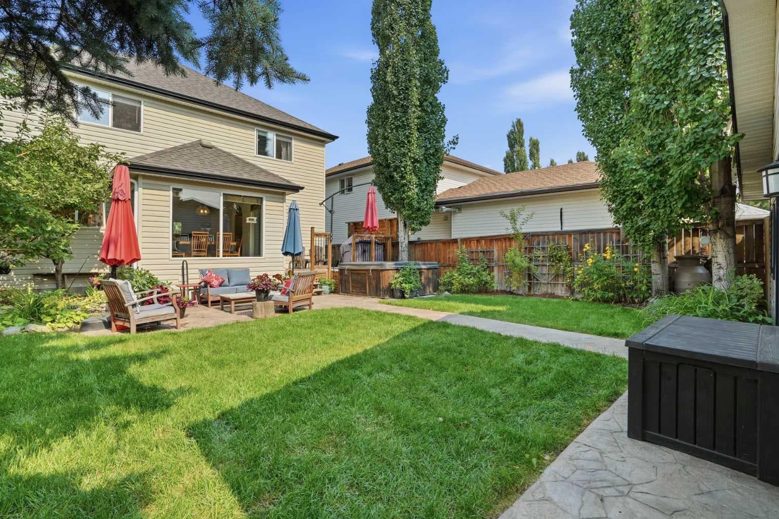 249 Inverness Park SE