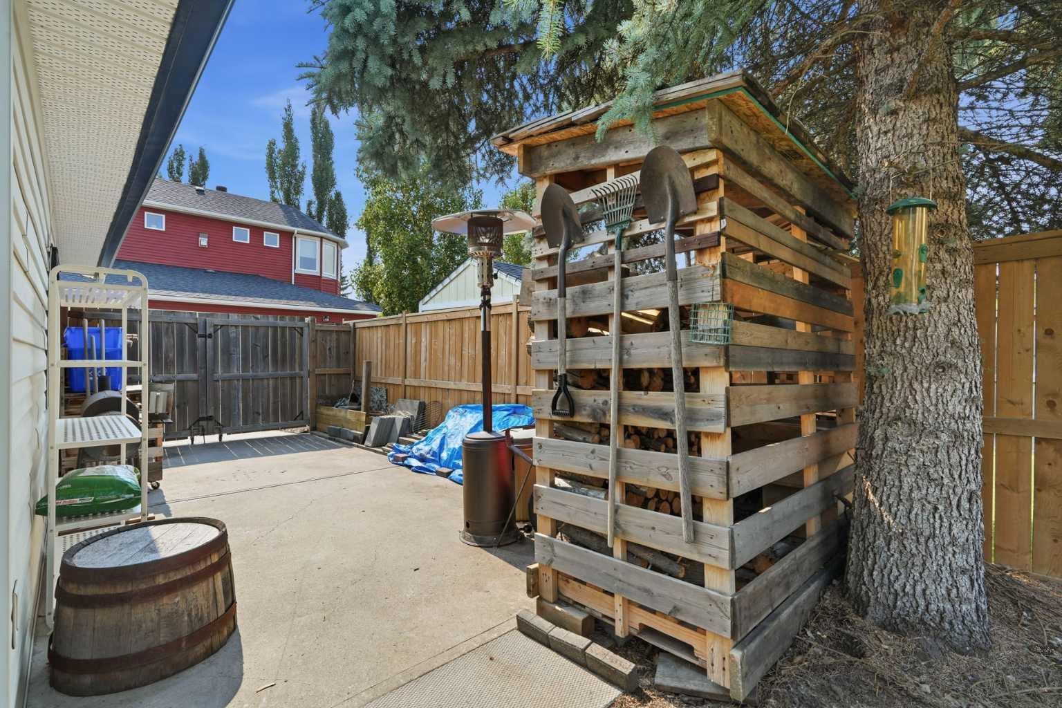 249 Inverness Park SE
