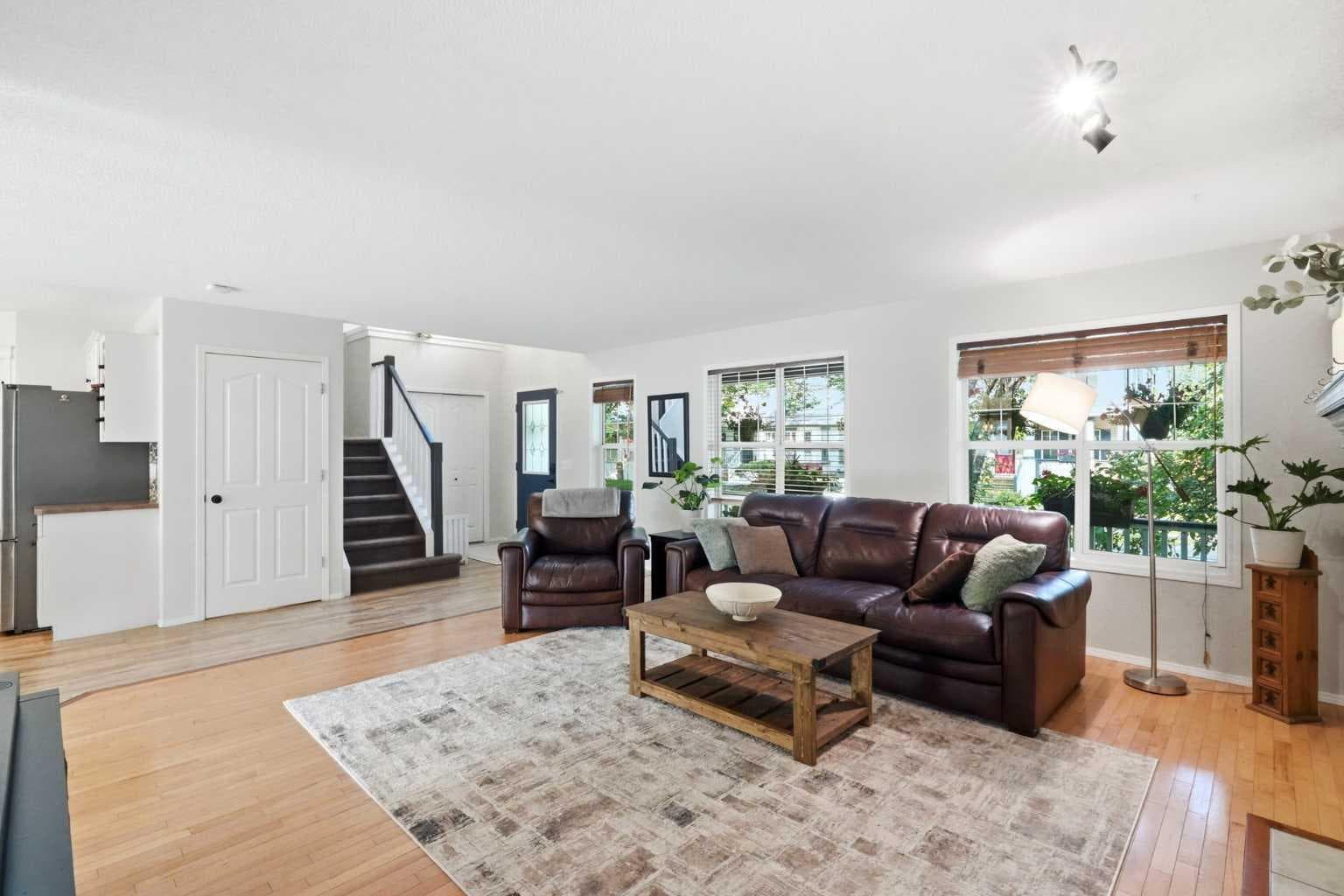 249 Inverness Park SE