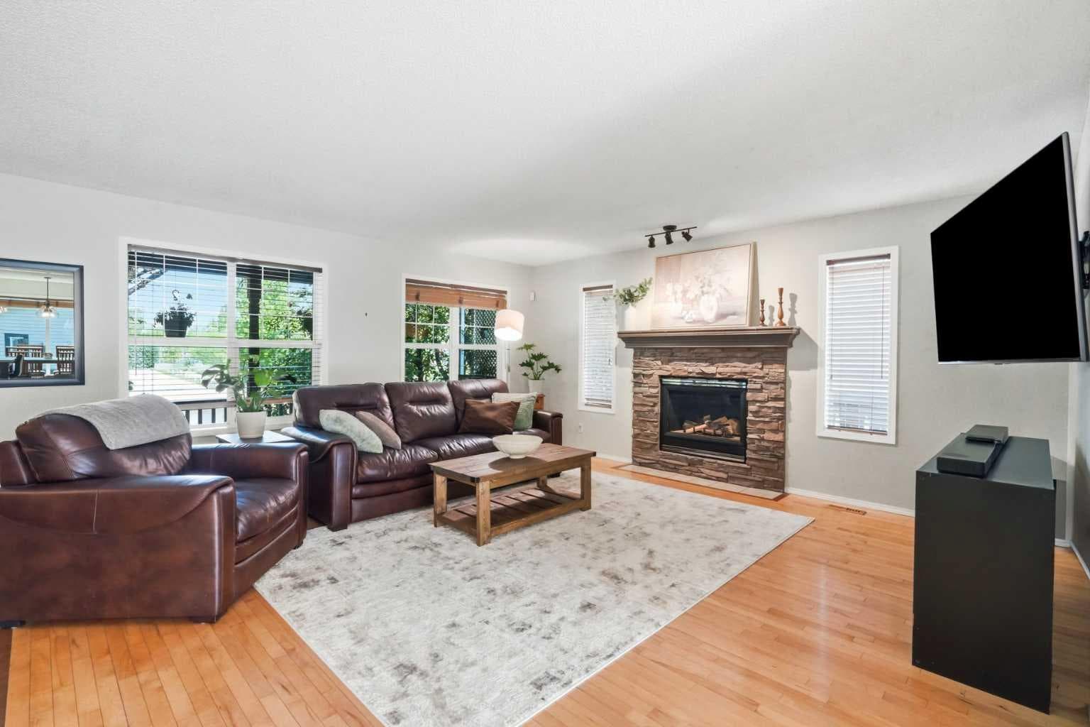 249 Inverness Park SE