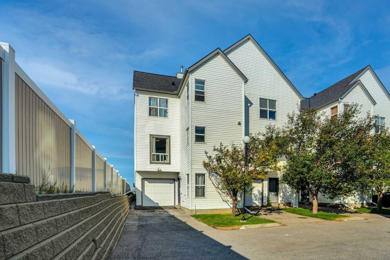 28, 200 Hidden Hills Terrace NW