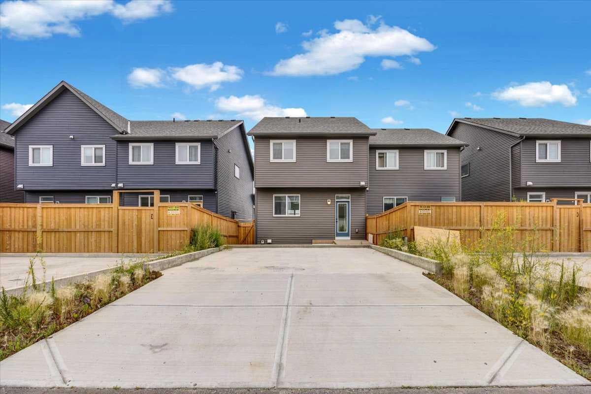 112 Langwell Common SE