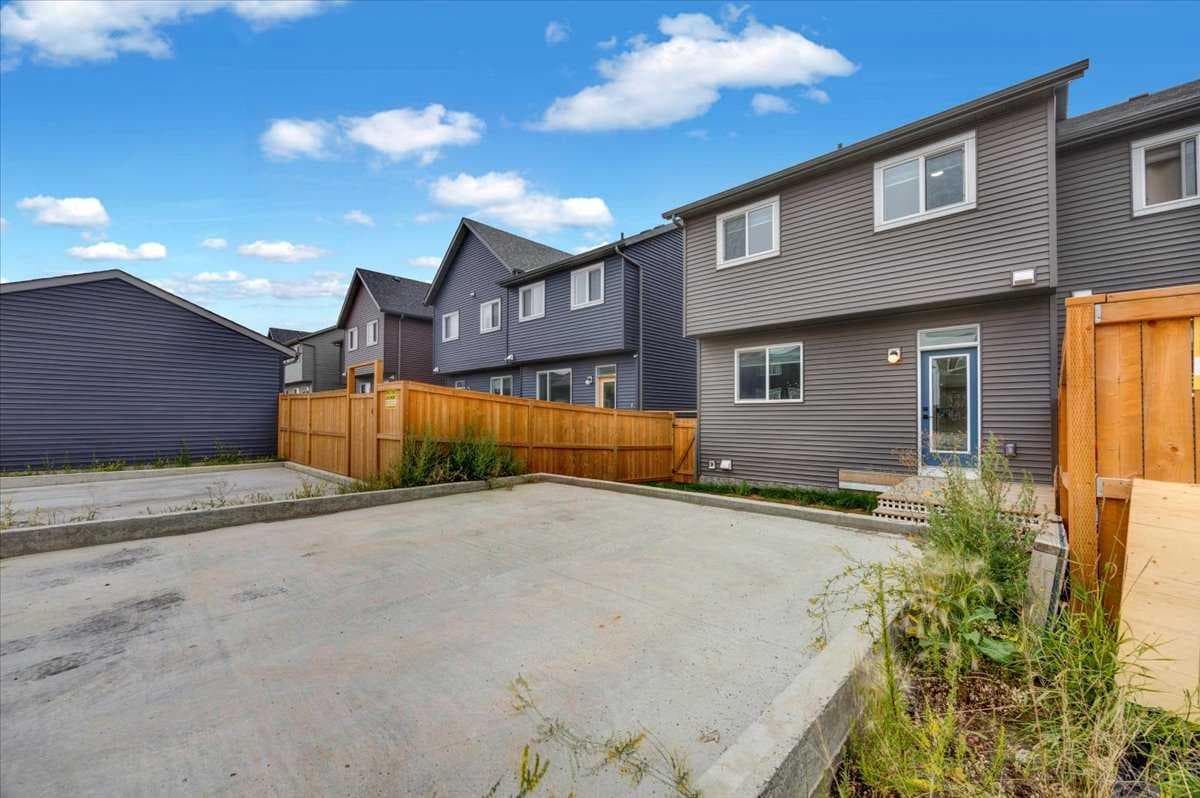 112 Langwell Common SE
