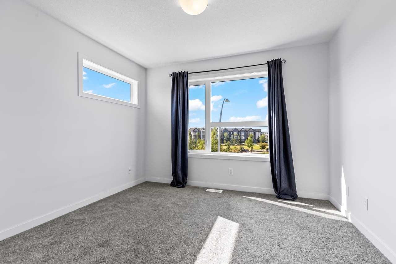 30 Evanscrest Manor NW