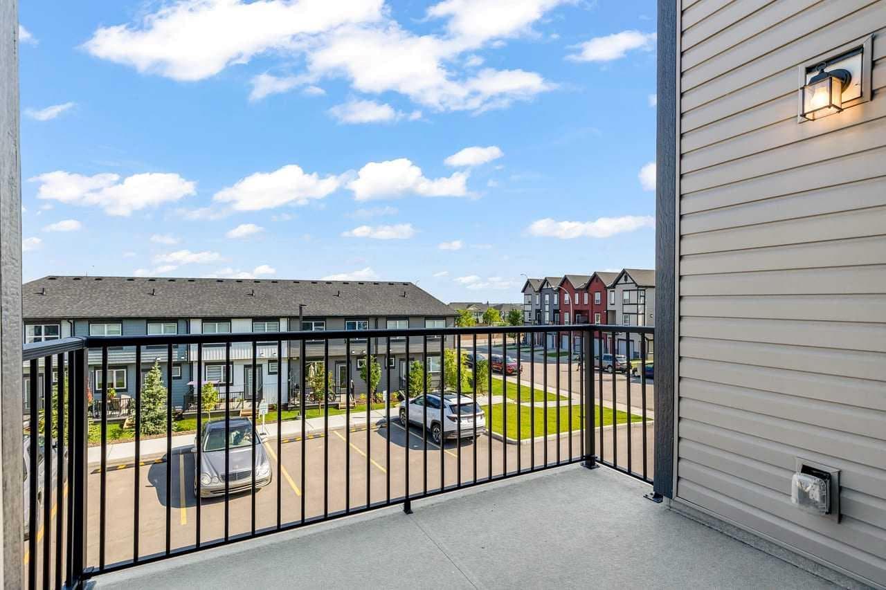 30 Evanscrest Manor NW