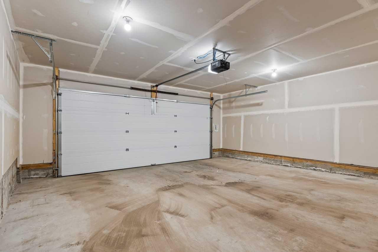 30 Evanscrest Manor NW