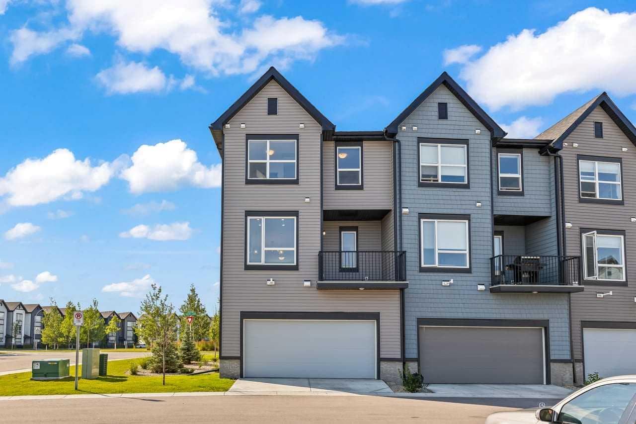 30 Evanscrest Manor NW