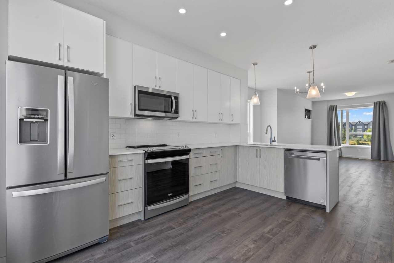 30 Evanscrest Manor NW
