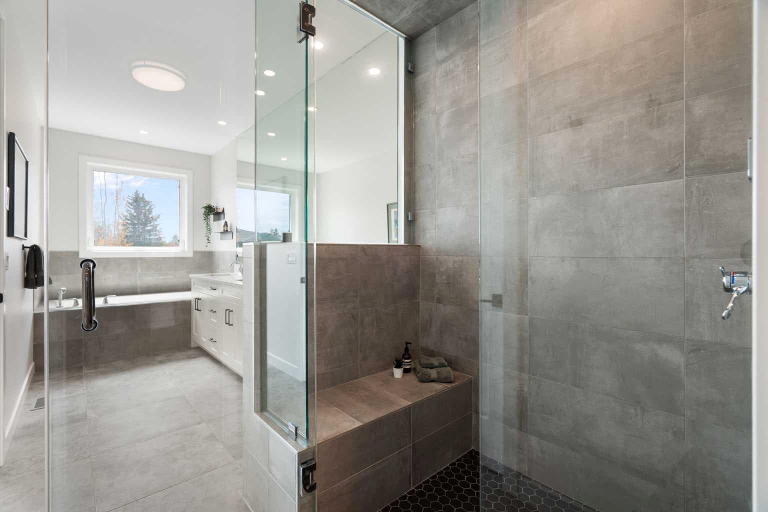 1141 Renfrew Drive NE