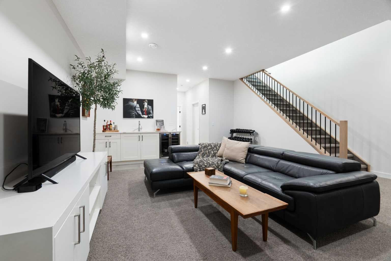 1141 Renfrew Drive NE