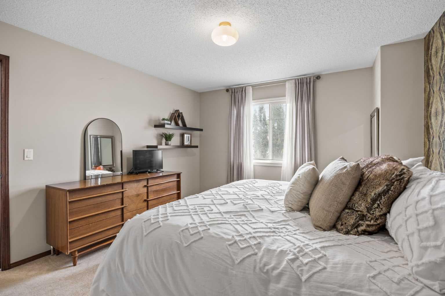 164 Silverado Range Close SW