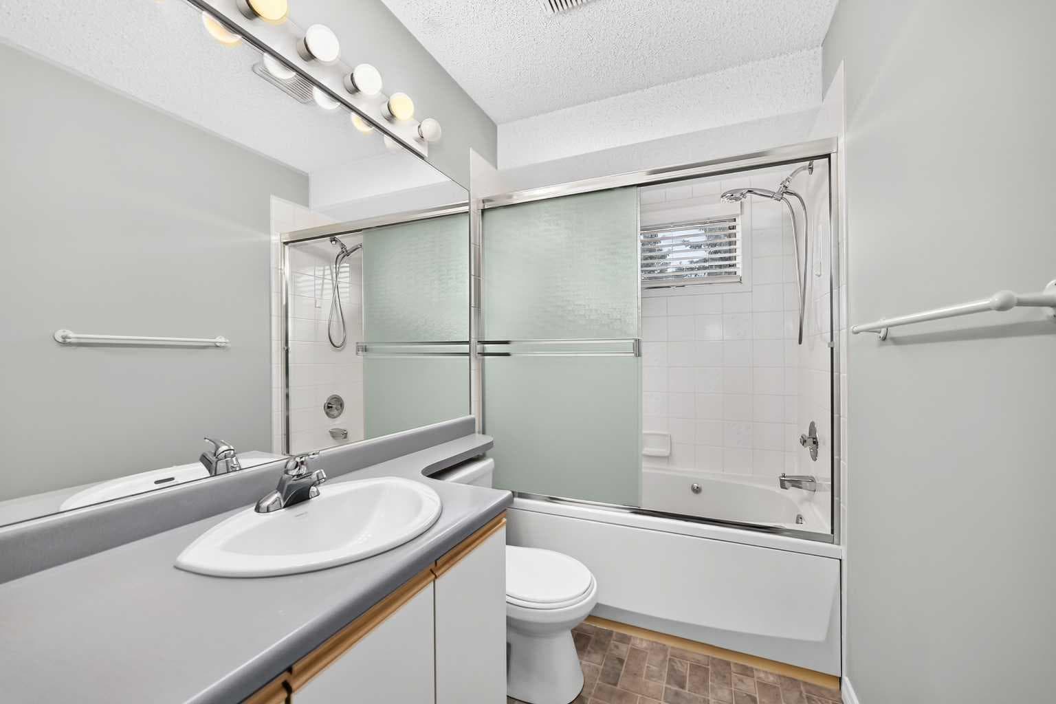23 Sunlake Gardens SE