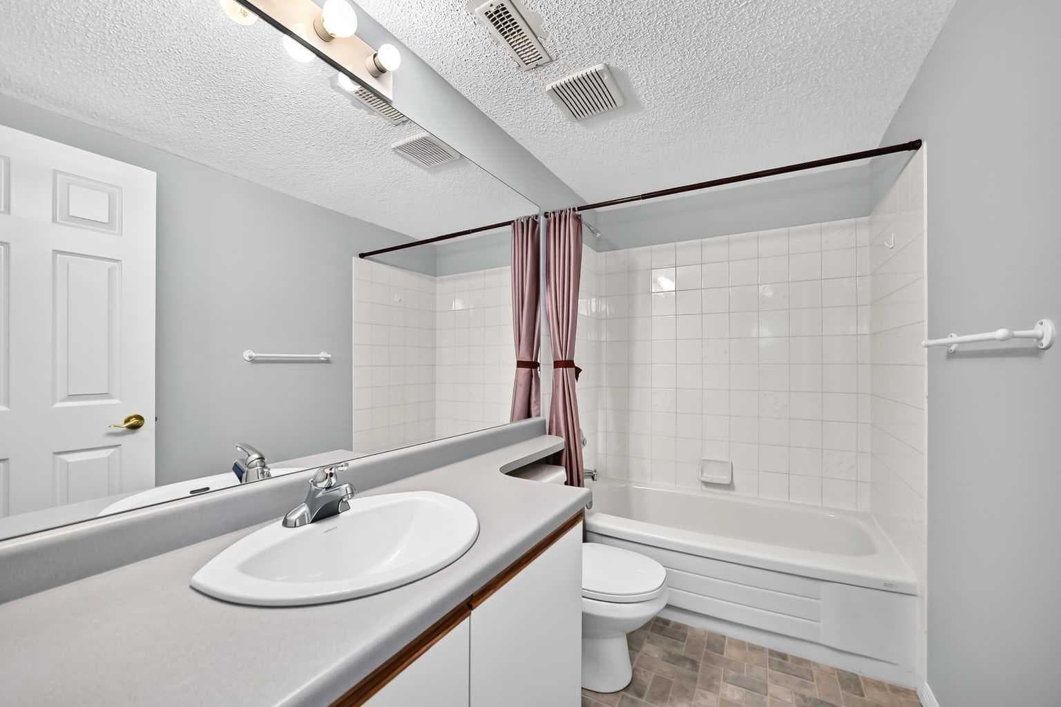 23 Sunlake Gardens SE