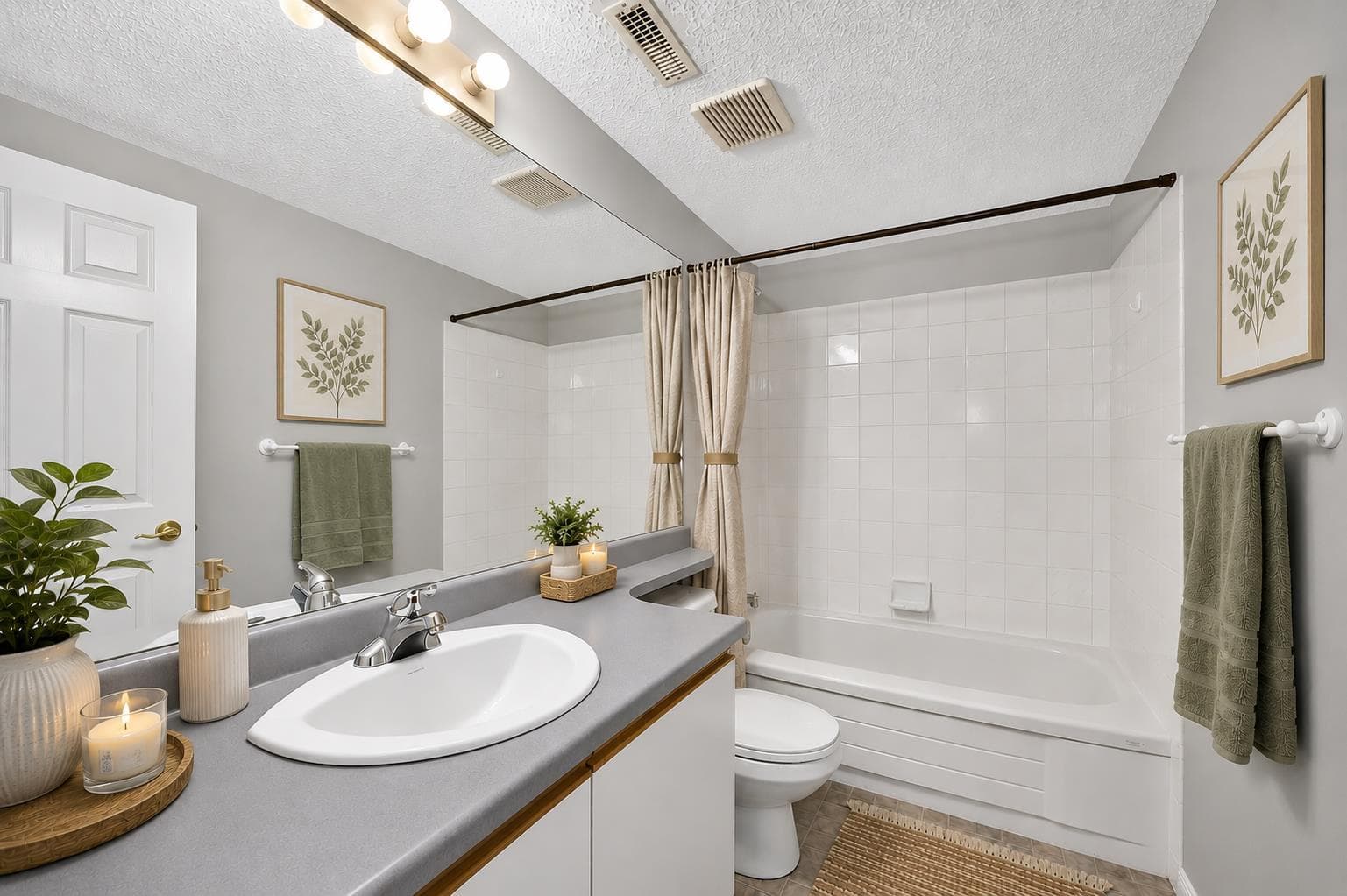 23 Sunlake Gardens SE