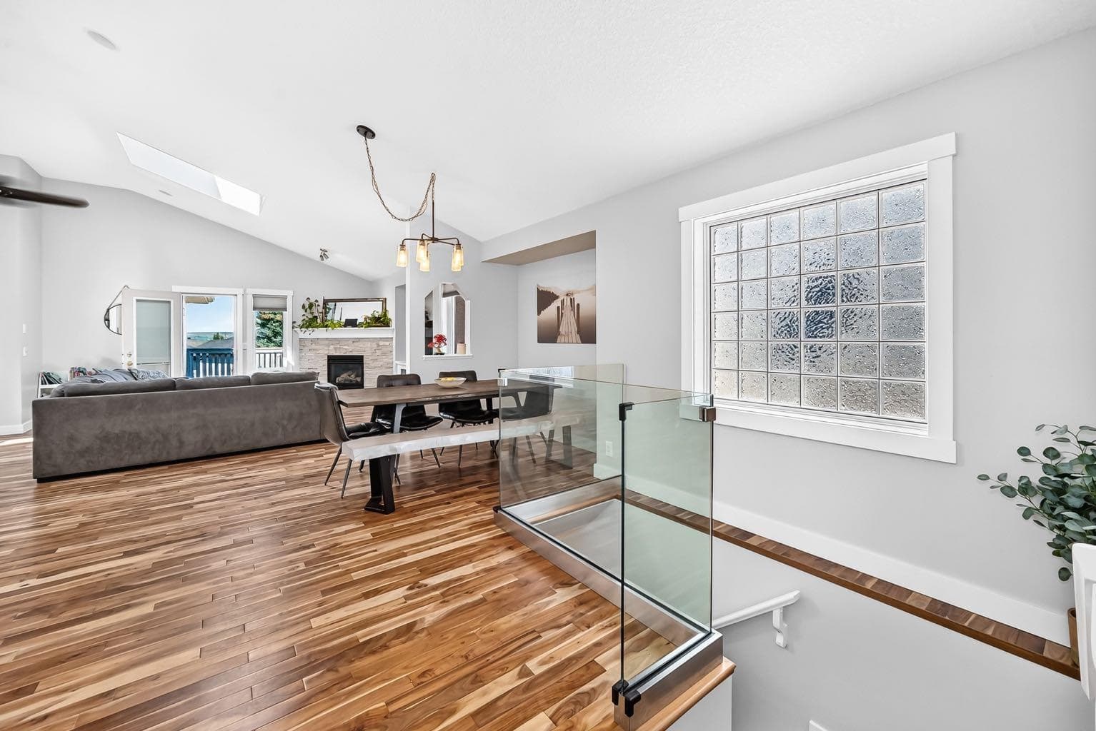 13 Cresthaven Way SW