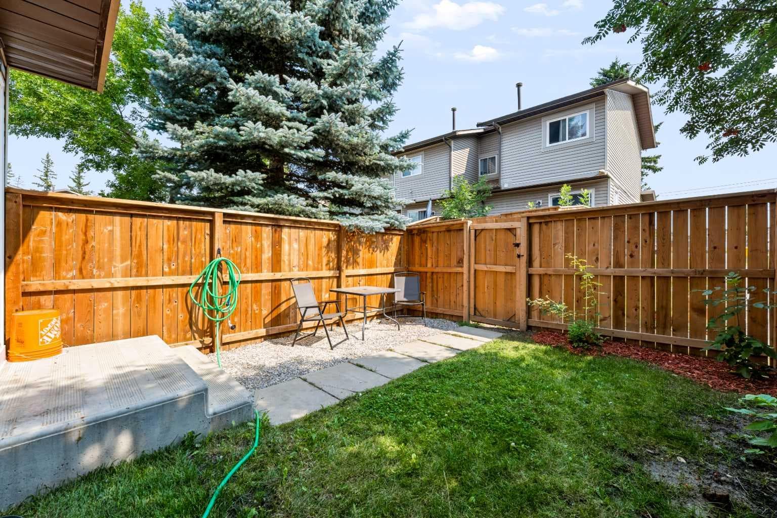 108 Falshire Terrace NE
