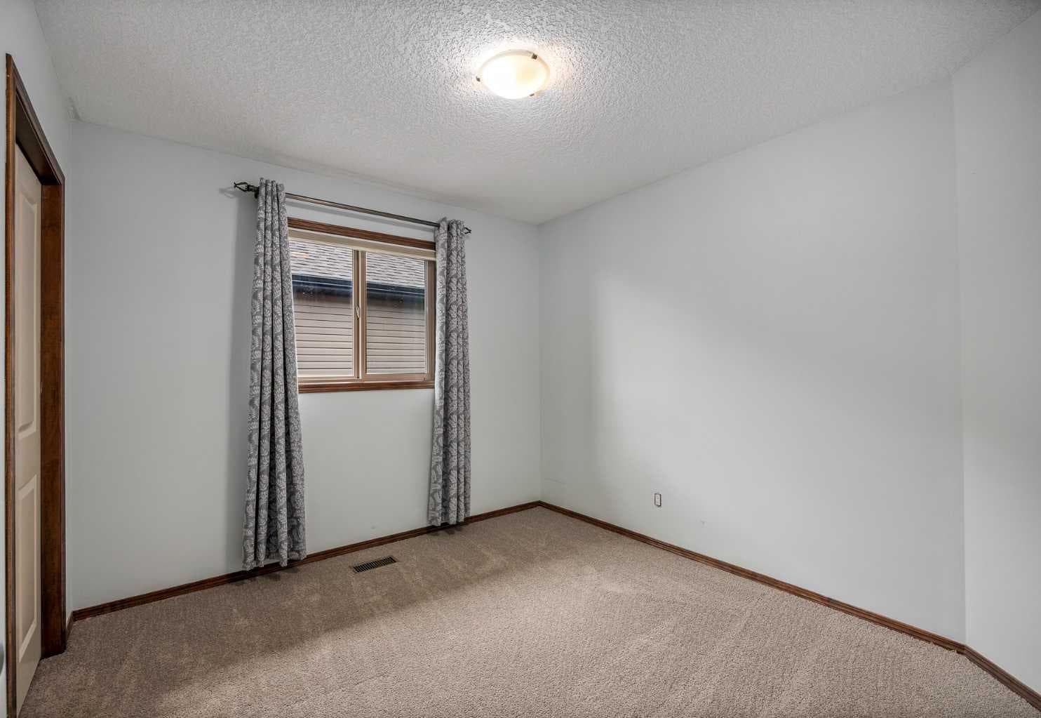 262 Chaparral Valley Drive SE