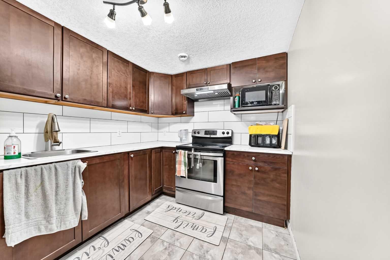 71 Martha's Meadow Close NE