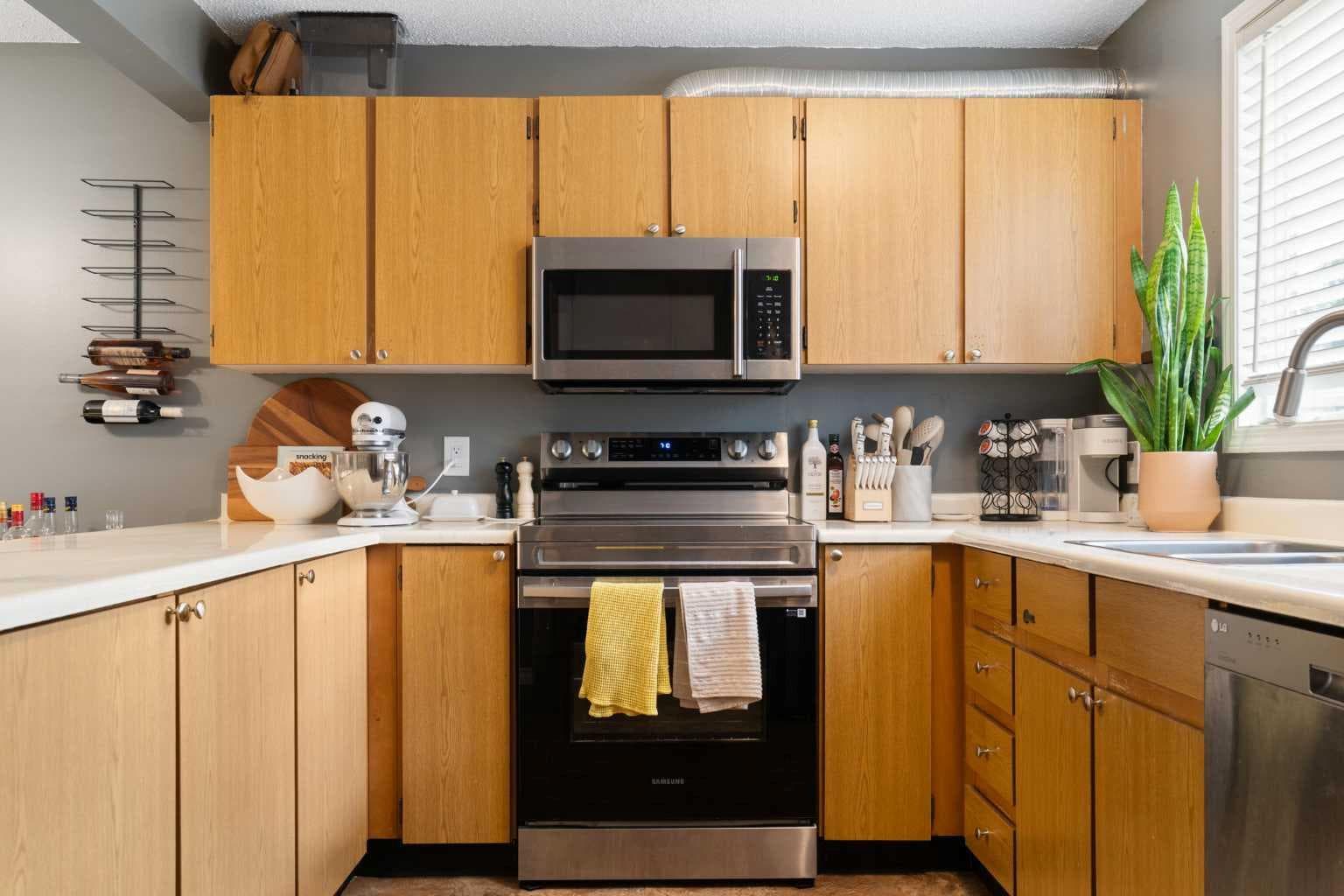 321 Queenston Heights SE