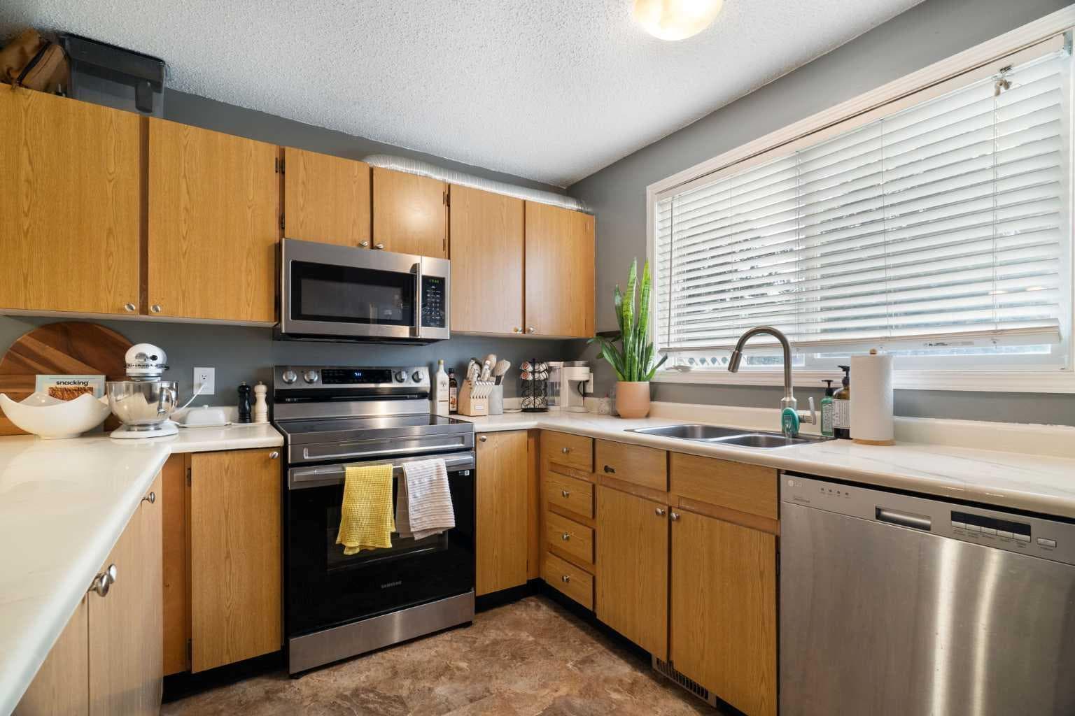 321 Queenston Heights SE