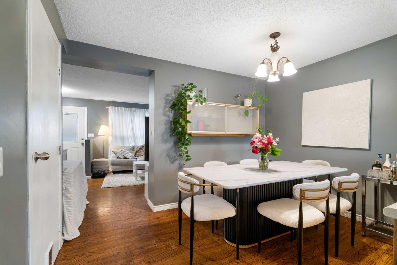321 Queenston Heights SE