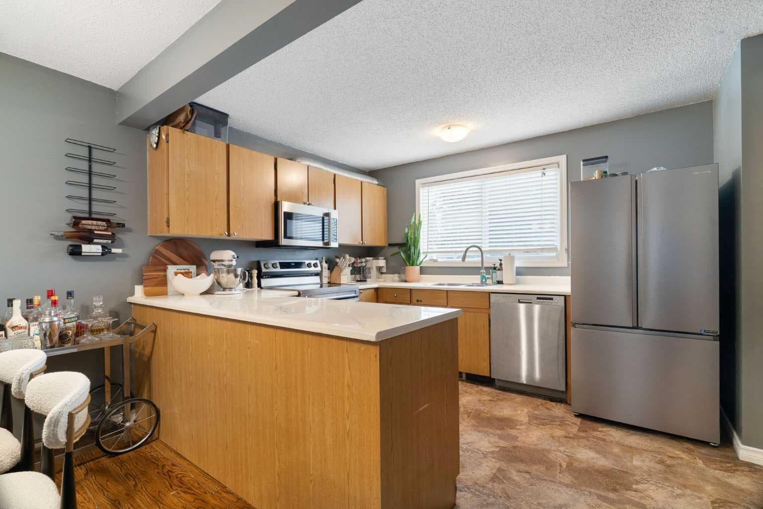 321 Queenston Heights SE