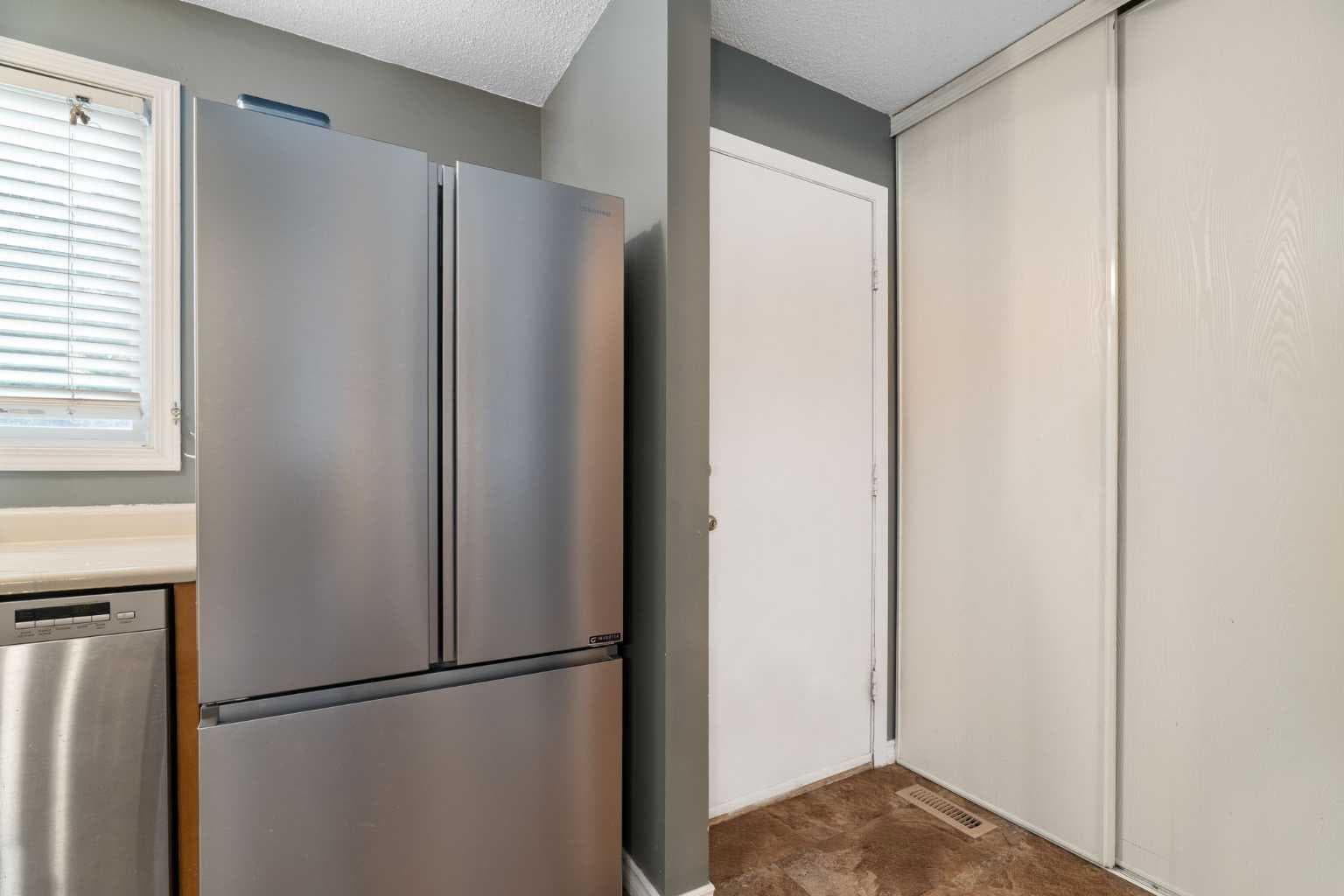 321 Queenston Heights SE