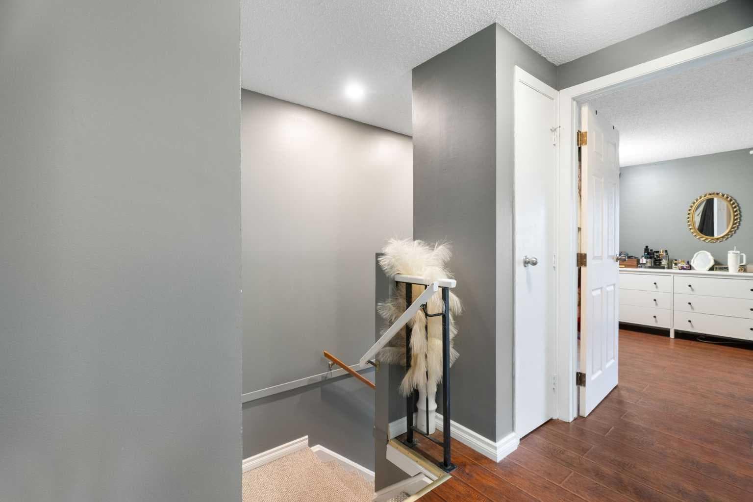 321 Queenston Heights SE