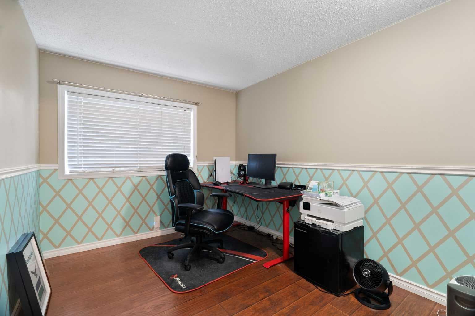 321 Queenston Heights SE