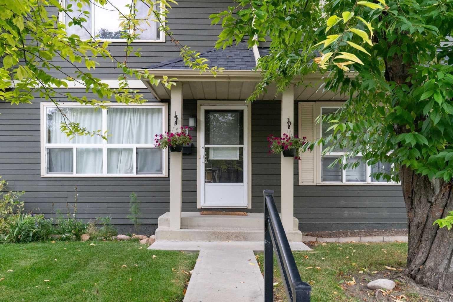 321 Queenston Heights SE