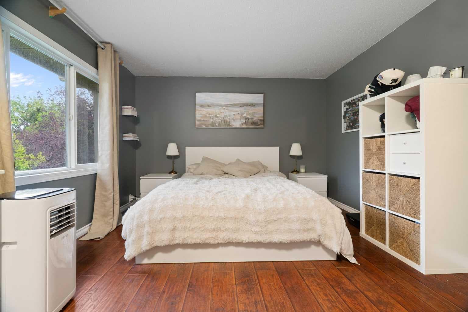321 Queenston Heights SE