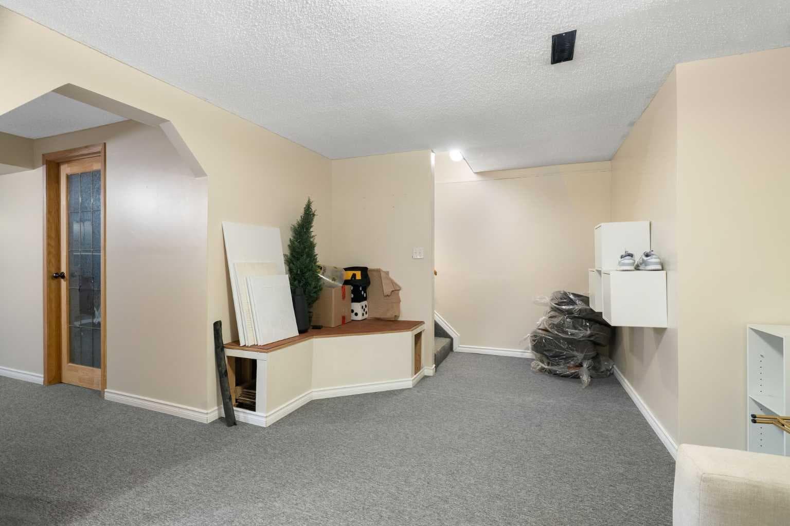321 Queenston Heights SE