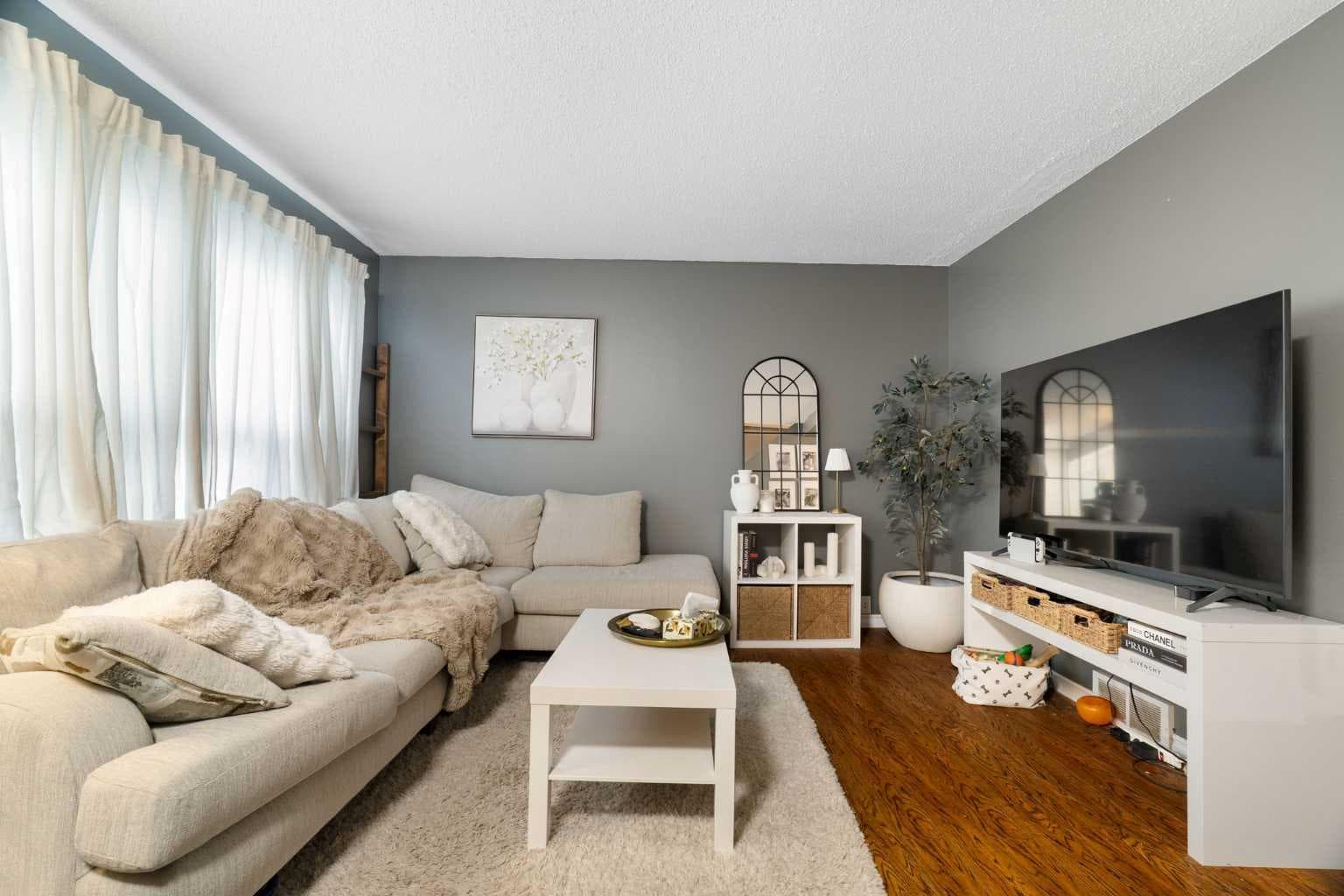 321 Queenston Heights SE