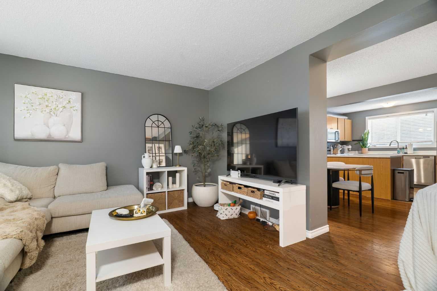 321 Queenston Heights SE