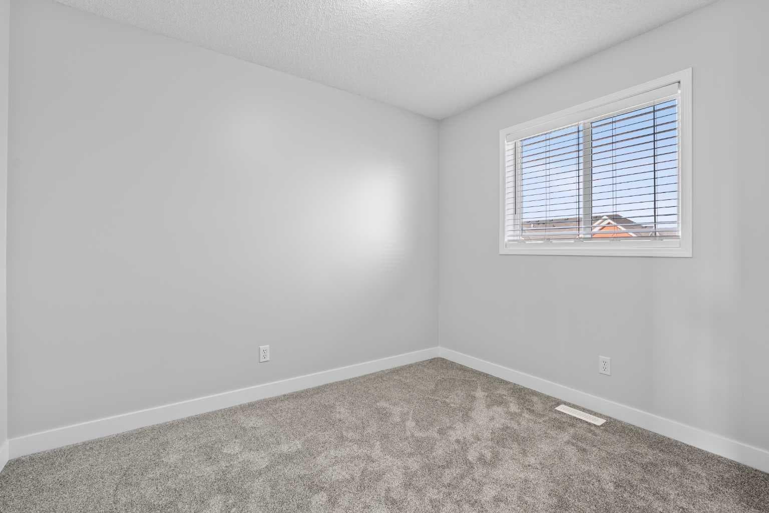352 Sagewood Park SW