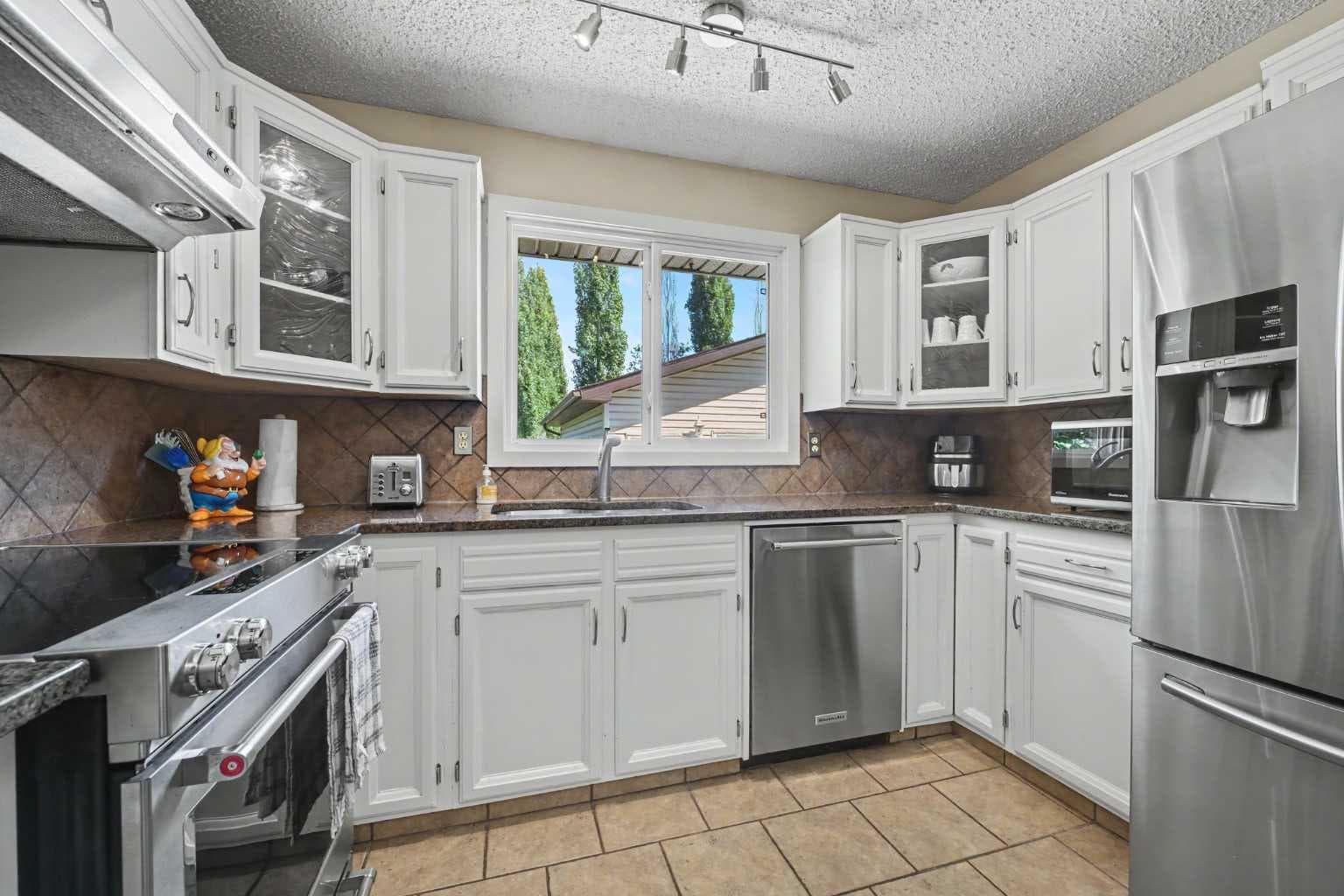 231 Cedarille Green SW