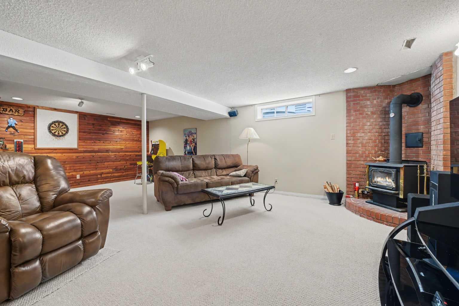 231 Cedarille Green SW