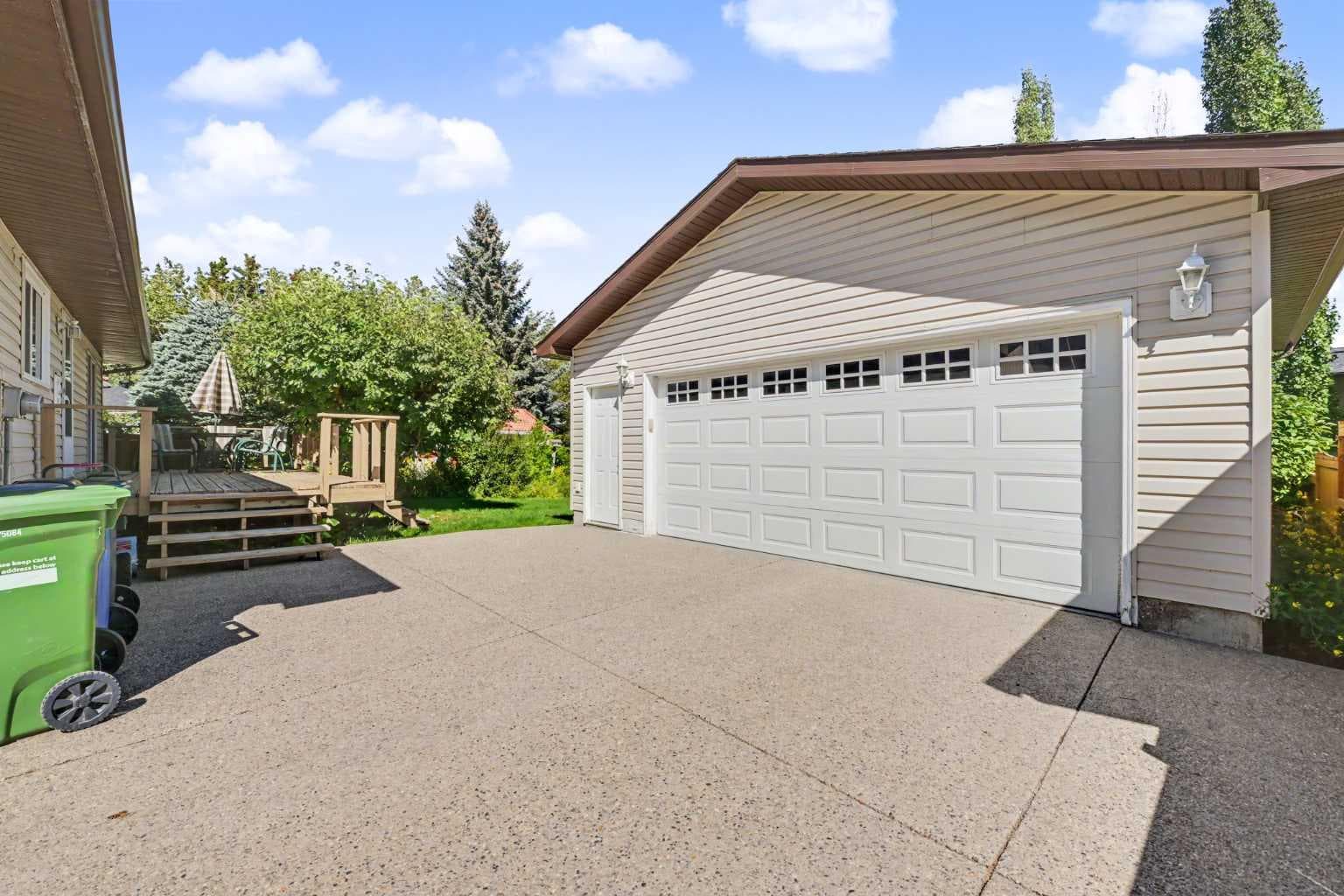 231 Cedarille Green SW