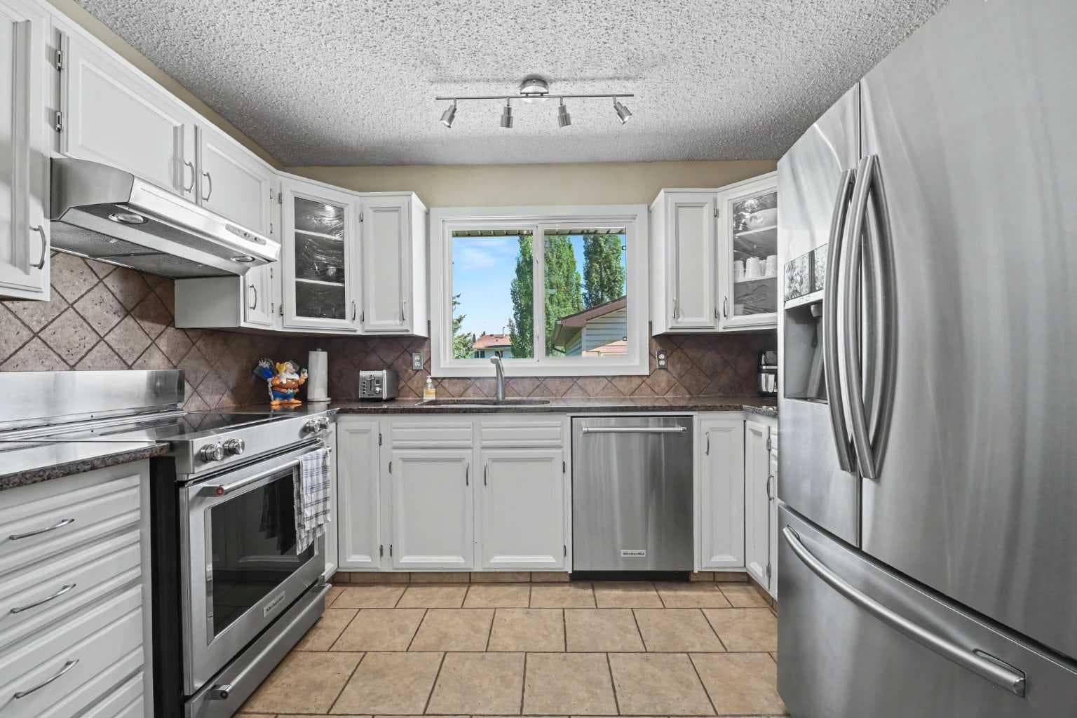 231 Cedarille Green SW