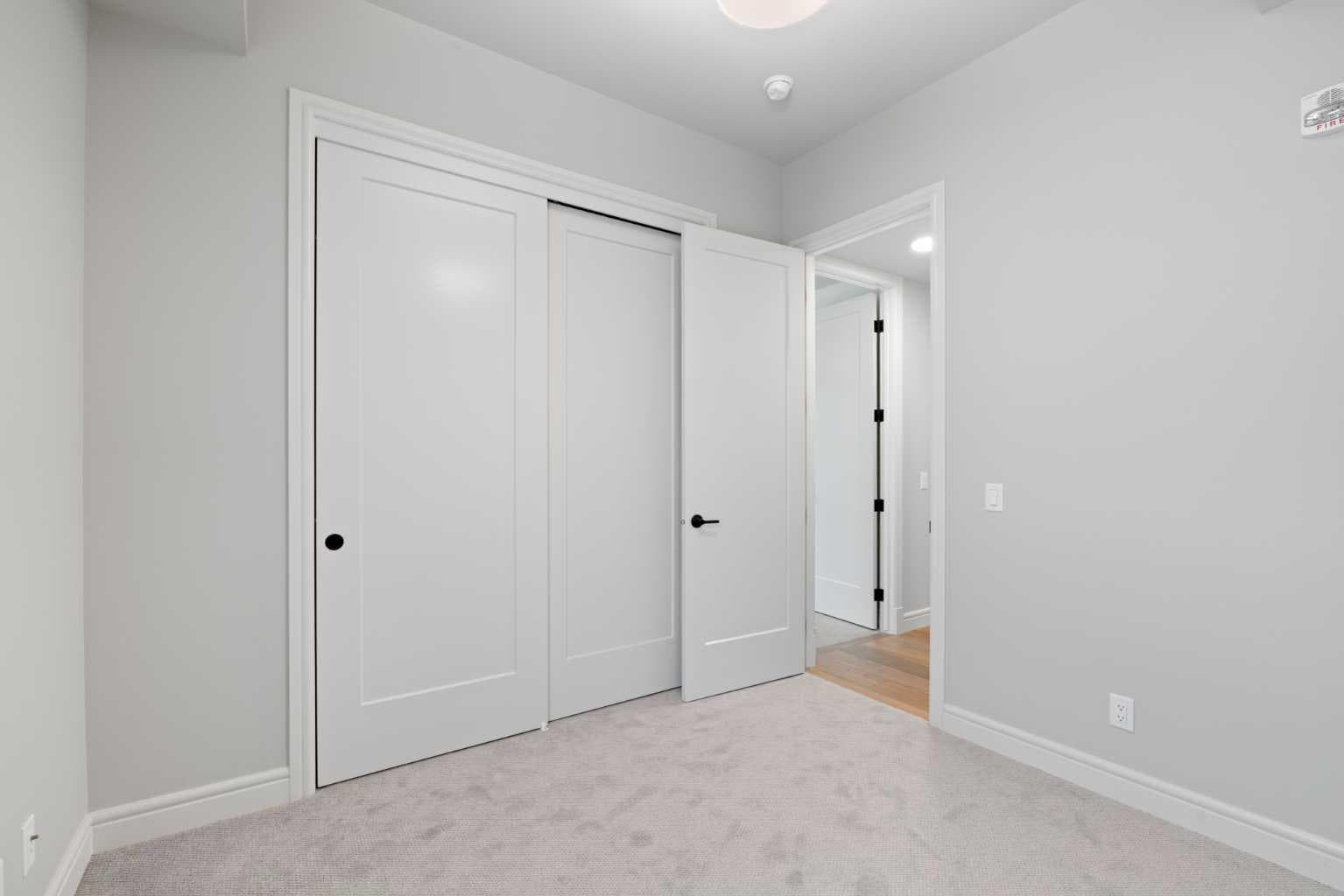 203, 275 Lebel Crescent NW