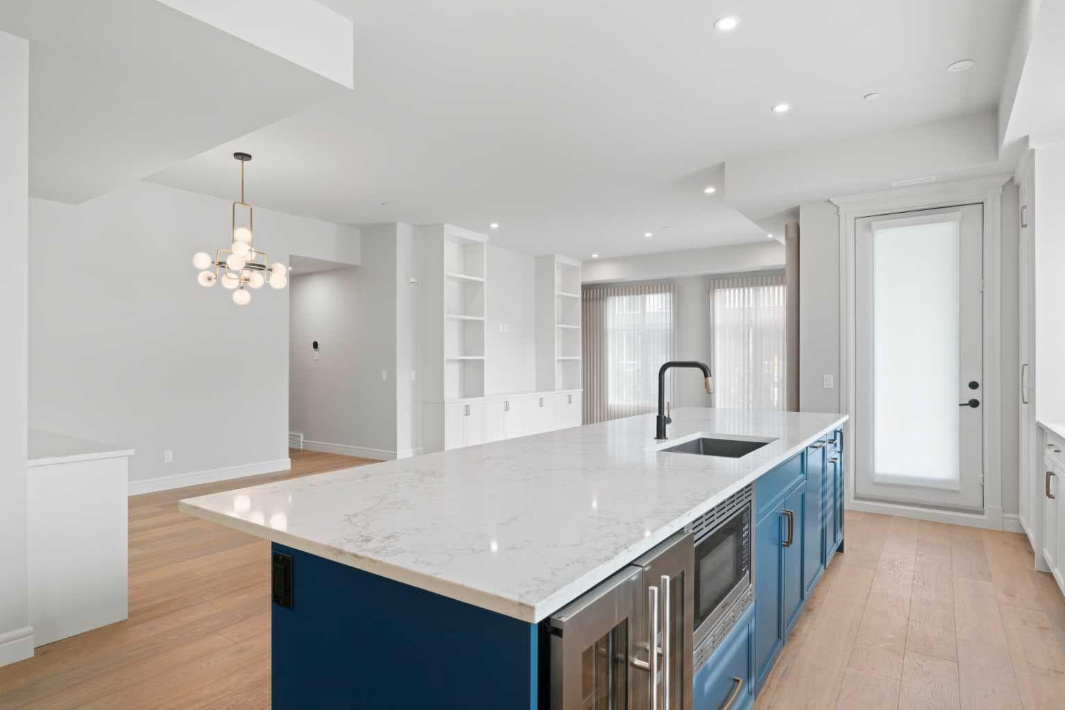 203, 275 Lebel Crescent NW