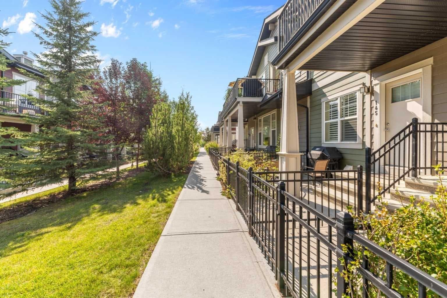 145 Cranford Walk SE