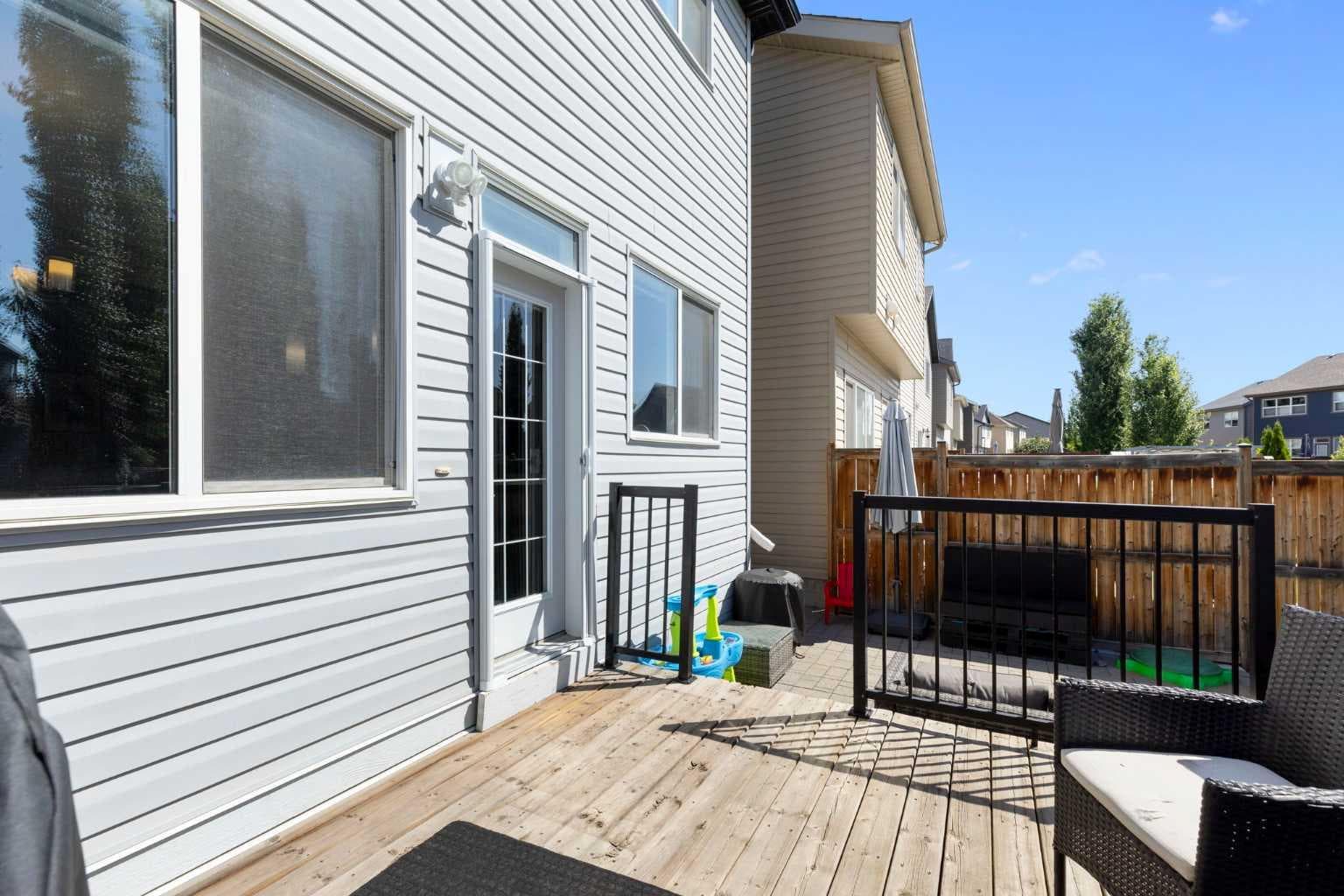 69 Chaparral Valley Crescent SE