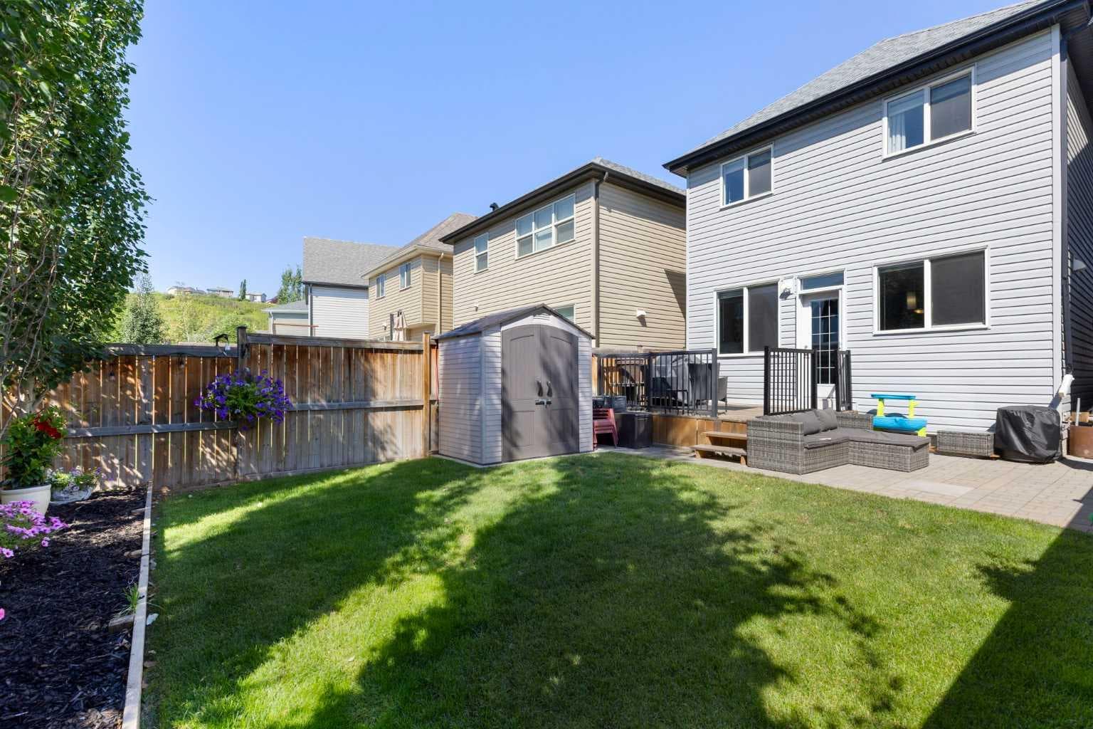 69 Chaparral Valley Crescent SE