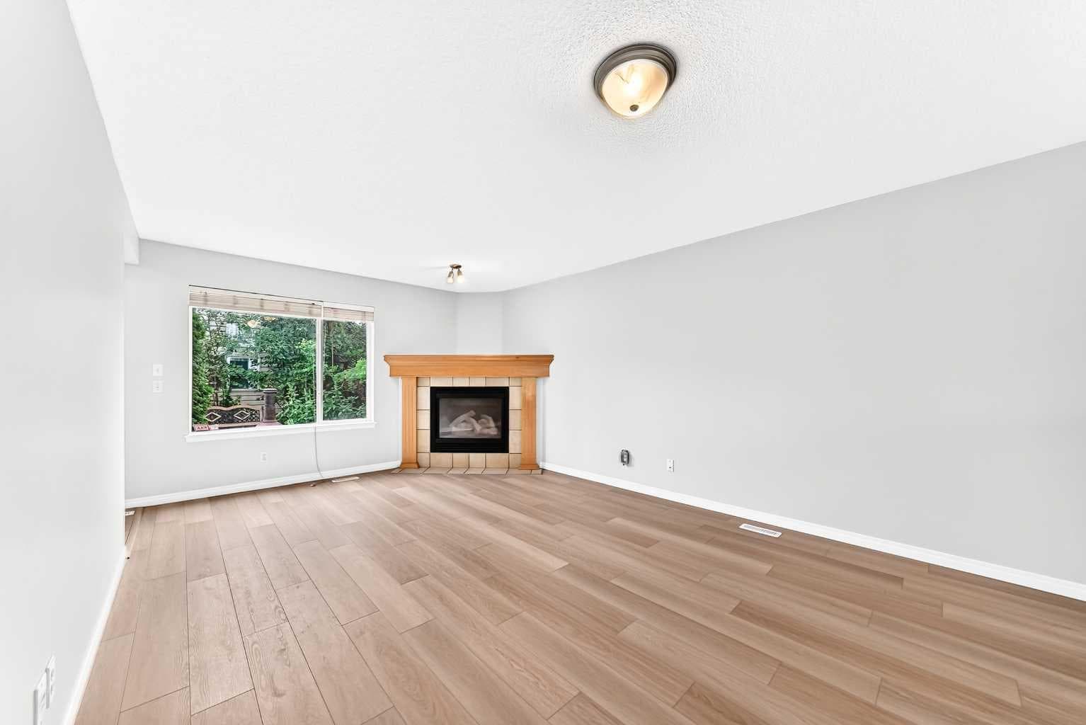 352 Copperfield Gardens SE