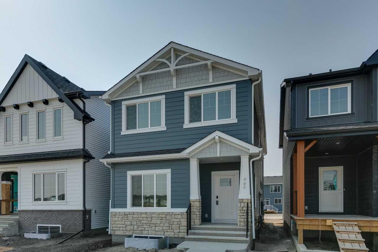 467 Buffaloberry Manor SE