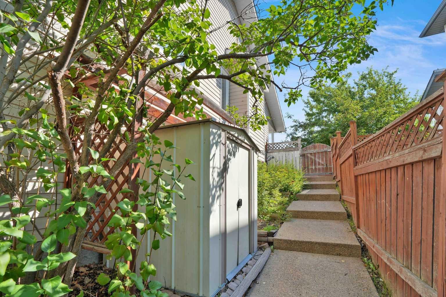 62 West Mitford Crescent 