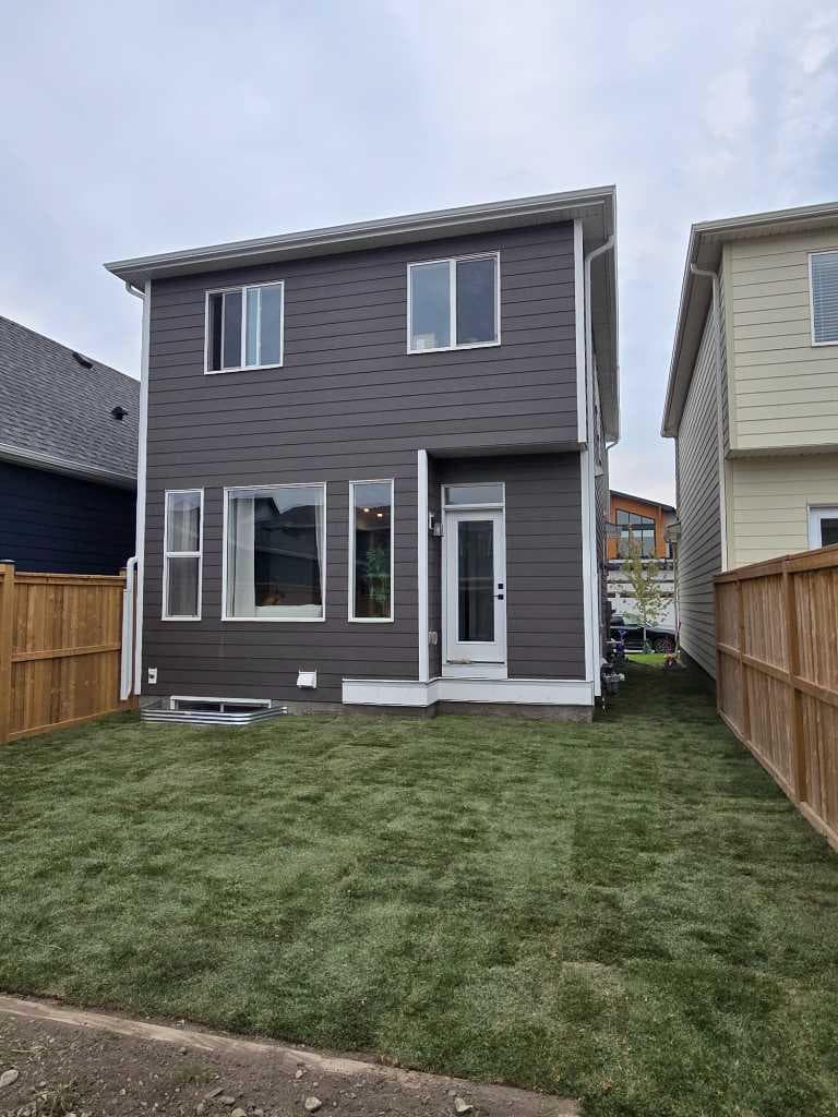 56 Rowmont Common NW